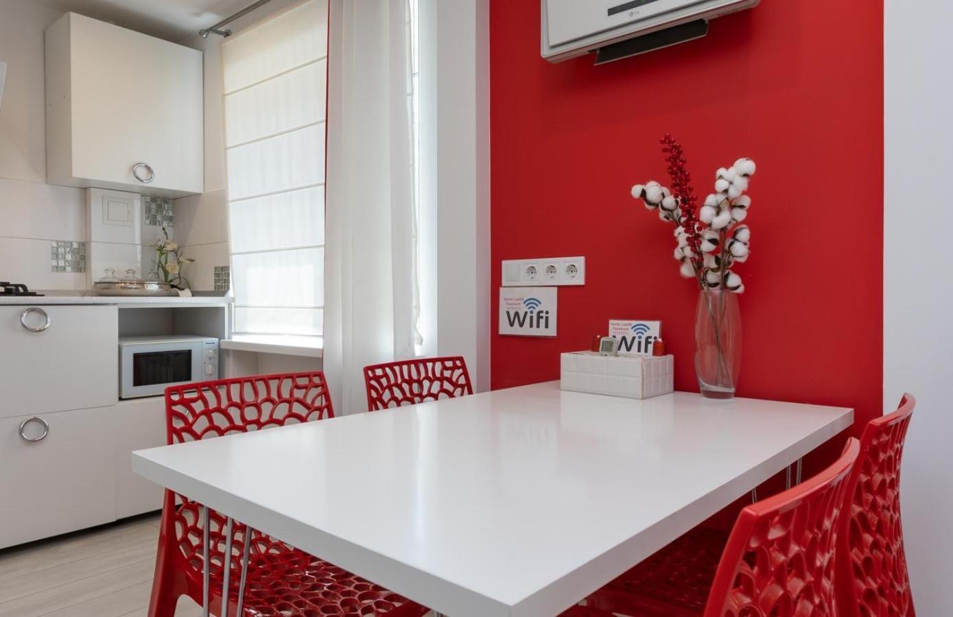 Flat24 On Lesi Ukrainki 3 Kyiv Exterior foto